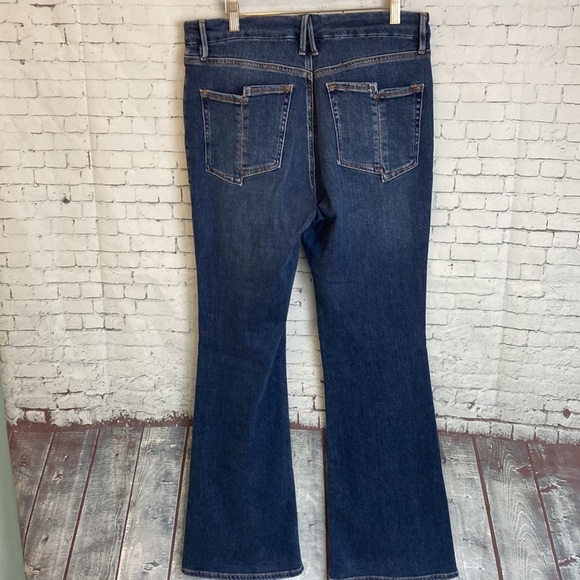 Good American Good Legs Flare Split Pocket Jeans Size 12/31 Elevated Basic - Picture 10 of 15